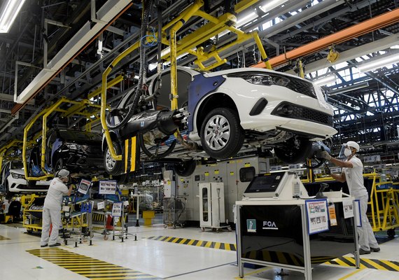 Empresas com 100 ou mais funcionários têm até 31 de agosto para atualizar dados