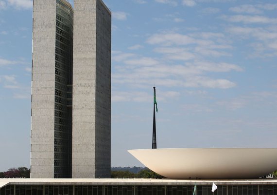Senado pode criar CPI para investigar obras não concluídas