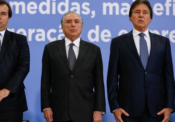 Após conversa com Maia e Eunício, Temer cancela viagens internacionais