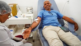 Doador alagoano completa 60 doações de sangue e é homenageado no Hemoal