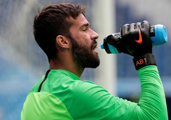 Alisson estreará pelo Liverpool contra o Napoli, confirma Klopp