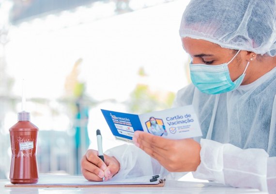 Secretaria de Saúde de Maceió orienta atualizar calendário vacinal antes de viajar