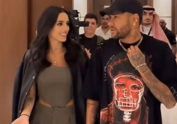 Neymar passa Dia dos Namorados com Bruna Biancardi 1 ano após traição