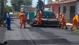 Prefeitura avança com pavimentação nos bairros de Maceió