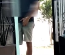 Homem é filmado fazendo gestos obscenos para criança de 7 anos e é preso em AL