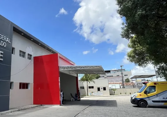 Atentado a tiros deixa dois homens feridos no Jacintinho em Maceió