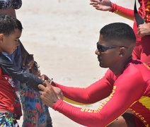 Bombeiros localizam crianças perdidas em praias de Alagoas