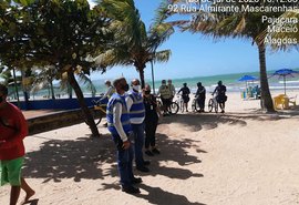 Fiscalização orienta ambulantes e permissionários na orla marítima