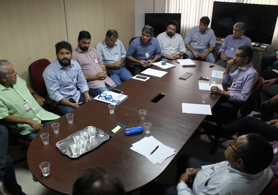 Entidades e governo debatem saídas para a crise do leite em Alagoas