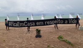 Jangadeiros fazem velório em homenagem às vítimas do Covid-19