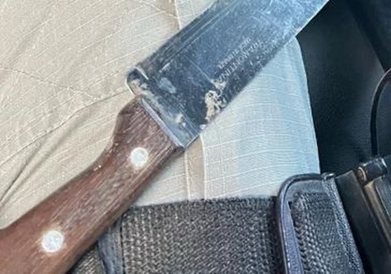 Estudante é flagrado com faca em escola estadual de Arapiraca