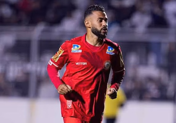 CSA confirma permanência de Robinho e anuncia contratação do lateral Kaike