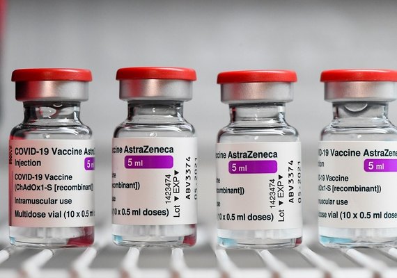 Municípios recebem doses da vacina Astrazeneca nesta sexta-feira (30)