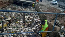 Desenvolvimento Sustentável retira mais de 15 toneladas de resíduos de canal no bairro da Levada