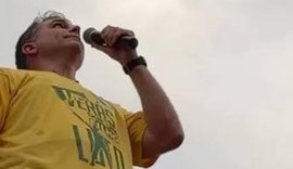 Ovos são jogados contra carreata de Flávio Bolsonaro em Goiânia
