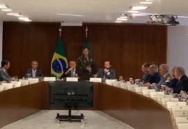 Moraes tira sigilo de vídeo de reunião de Bolsonaro; assista