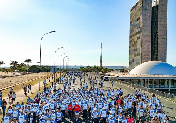 MEC completa 95 anos com corrida e caminhada em Brasília