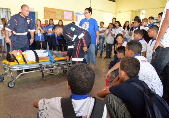 Samu nas Escolas retoma ações para continuar reduzindo o número de trotes