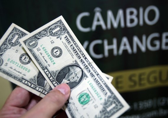 Dólar cai 0,61% chegando a ser vendido por R$ 5,11