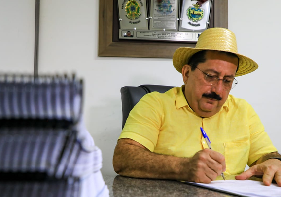 Gilberto Gonçalves, prefeito de Rio Largo, e mais quatro secretários são afastados dos cargos