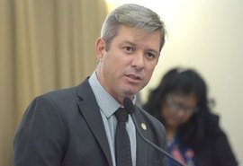 Apoio de Bebeto a JHC não repercute bem entre direita de AL