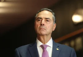 Barroso reage aos ataques de Bolsonaro: 'É muito triste o ponto a que chegamos'.