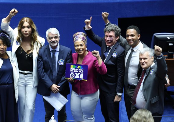 CUT celebra fim da escala 6x1; CNI pede revisão da PEC aprovada