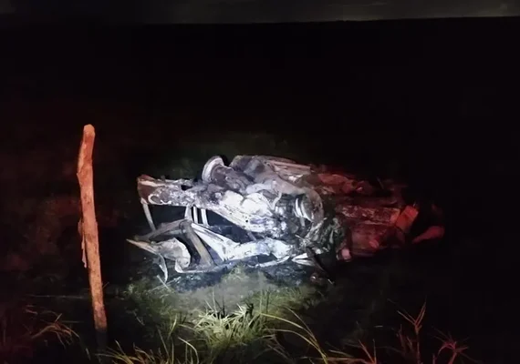 Três pessoas morrem carbonizadas após acidente de carro na AL-101 Sul