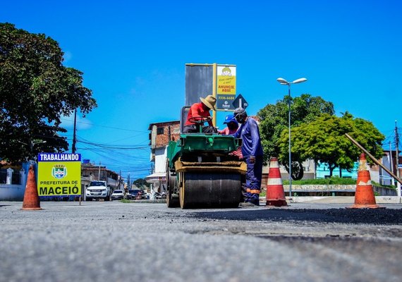 Ruas de Maceió passam por manutenção de vias e drenagem