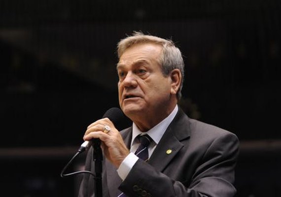 Ronaldo Lessa é convidado para disputar governo de AL