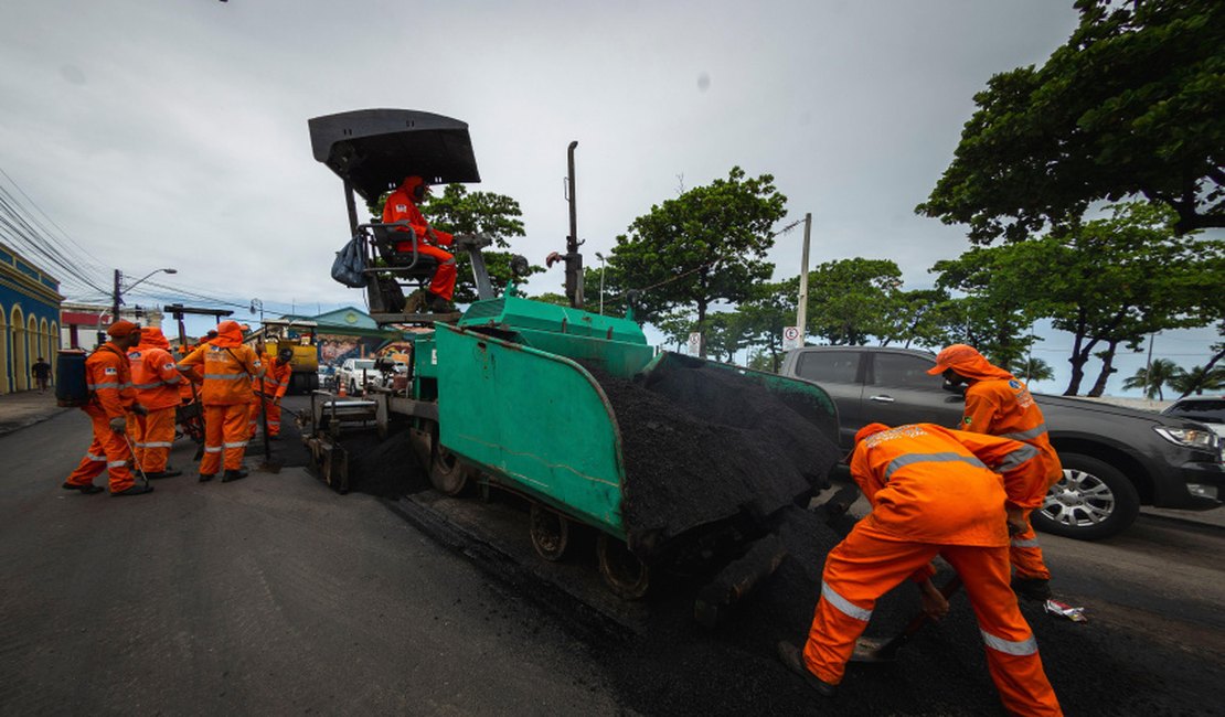 JHC prioriza 'marketing de obras' e prejudica população em Maceió