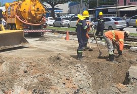 Obra emergencial interdita rua Walter Ananias na Pajuçara