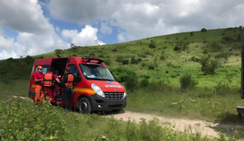 Bombeiros atendem feridos em colisão entre motos em Maragogi