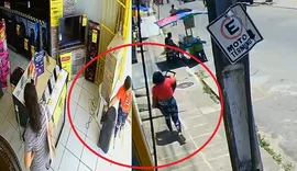 Mulher furta caixa de som em loja do Centro de Coruripe e deixa o local caminhando