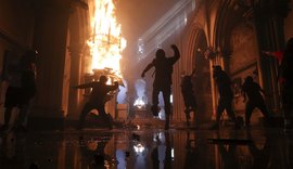 Duas igrejas são incendiadas no Chile