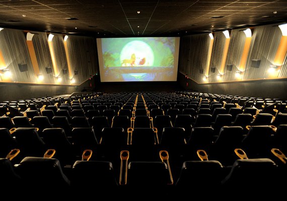 Vereador vai levar pedido de reabertura dos cinemas para Renan Filho