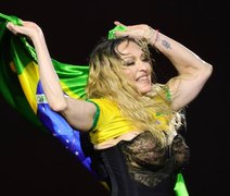 Areia do show de Madonna em Copacabana é vendida como item raro; saiba o valor