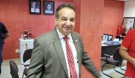 Regateano histórico avança com projeto para conquistar sétimo mandato de deputado