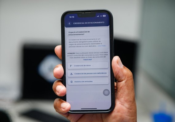 Idosos e pessoas com deficiência podem emitir cartão de estacionamento de forma digital em Alagoas