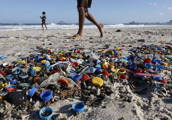 Pesquisadores propõem estratégias de combate ao microplástico no país