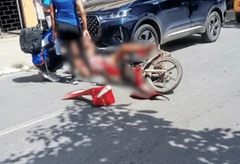Condutor de cinquentinha fica ferido após bater em dois veículos em Arapiraca