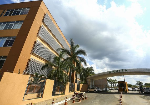 Anvisa autoriza a volta da venda de pomadas para trançar ou modelar cabelos