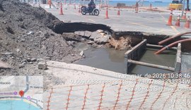 Cratera na Avenida da Paz expõe falha em obra e gera multa à BRK Ambiental