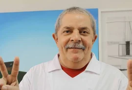 Corinthians é o primeiro e único time da primeira divisão a parabenizar Lula pela vitória