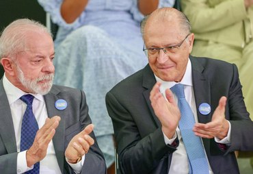 Lula confirma saída de ministros e mantém Alckmin como vice na chapa em reeleição