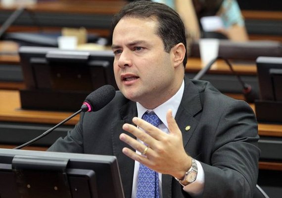 Renan Filho desiste de fazer alterações em seu governo