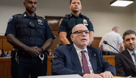 Harvey Weinstein pega 15 anos de prisão por crime sexual de 2006 em NY
