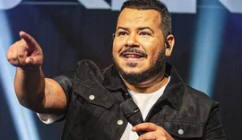 Morre Renatinho Bokaloka, aos 48 anos, após sofrer infarto em show, no Rio