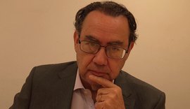 Augusto Cury cobra explicações de Moraes e sugere que ministro deixe o STF