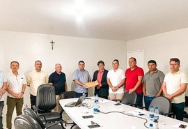 Sob auditoria do TCE e na mira do MPE, prefeitura “pressiona” vereadores